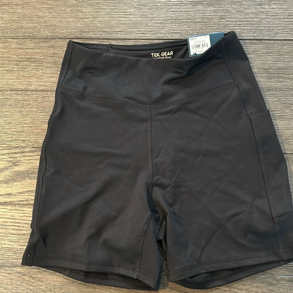 NWT Tek Gear High Rise workout shorts. Size small. Black.